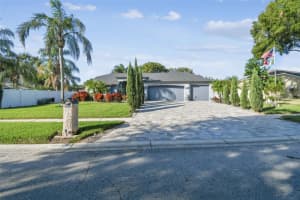 2713 Crestfield Dr, VALRICO