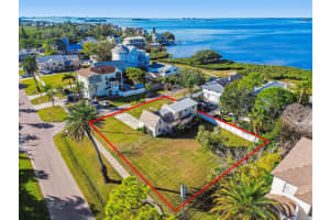 600 Tennessee Ave, CRYSTAL BEACH