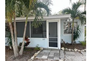 215 10th St Sw, LARGO