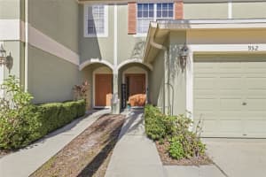 952 Vista Cay Ct, BRANDON