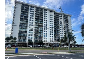 400 Island Way #608, CLEARWATER