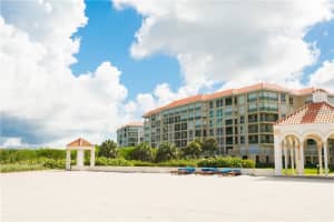 4737 Dolphin Cay Ln S #207, ST PETERSBURG
