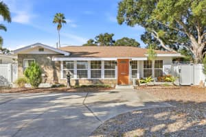 1010 45th Street North, ST PETERSBURG