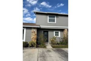 10053 Lake Oak Cir, TAMPA