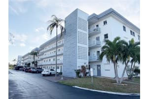 3018 59th St S #111, GULFPORT