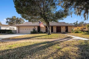 607 E Lakeshore Dr, OCOEE