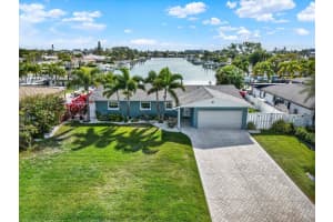 545 Capri Blvd, TREASURE ISLAND