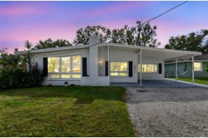 2810 W Silver Lake Ave, TAMPA