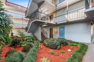 333 Lake Howard Dr Nw #211a, WINTER HAVEN