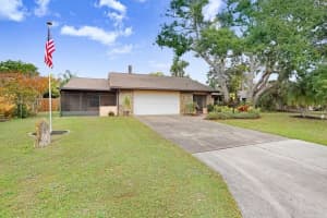 813 Exmoor St, SARASOTA 813 Exmoor St, SARASOTA