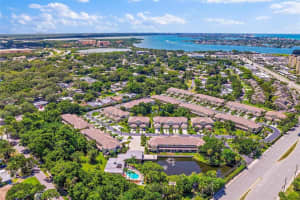 11158 Kapok Grand Cir, MADEIRA BEACH