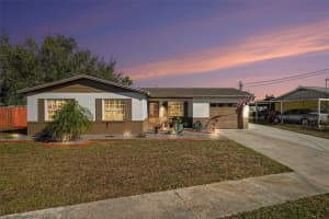 557 Flame Tree Dr, APOLLO BEACH