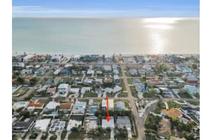 15812 3rd St E, REDINGTON BEACH