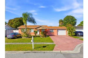 4914 Holiday Dr, TAMPA