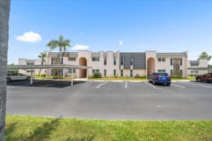 213 Fernwood Cir #213, SEMINOLE