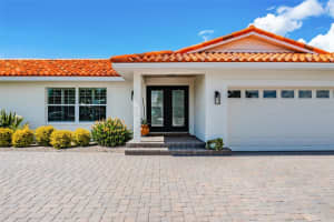 917 Chipaway Dr, APOLLO BEACH