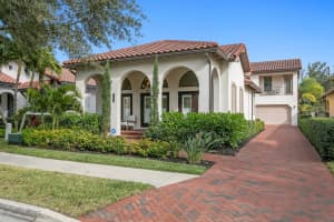 6141 Yeats Manor Dr, TAMPA