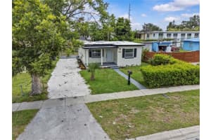 2465 16th Ave S, ST PETERSBURG