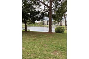 6188 80th St N #105, ST PETERSBURG