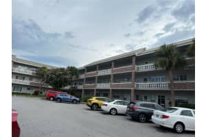 2460 Persian Dr #44, CLEARWATER