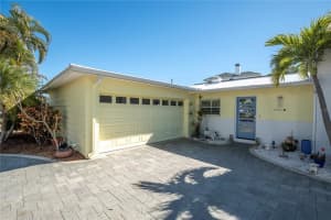 6933 S Shore Dr S, ST PETERSBURG