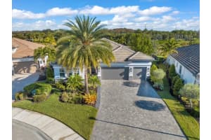 11230 Daphne Ct, NAPLES