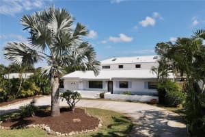 2945 68th St N, ST PETERSBURG