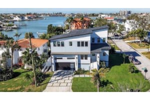 301 79th St S, ST PETERSBURG