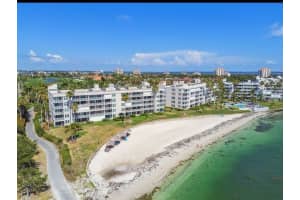 5701 Bahia Del Mar Cir #302, ST PETERSBURG