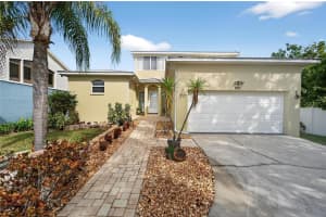 901 Shagos Dr, APOLLO BEACH