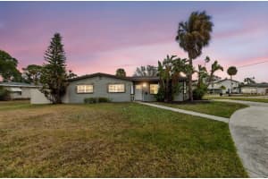 4601 Venetian Blvd Ne, ST PETERSBURG