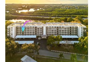 8198 Terrace Garden Dr N #202, ST PETERSBURG