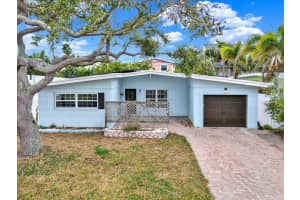 16218 1st St E, REDINGTON BEACH