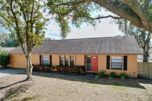 2205 Roslyn Ln, LAKELAND