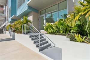 1343 4th St #102, SARASOTA