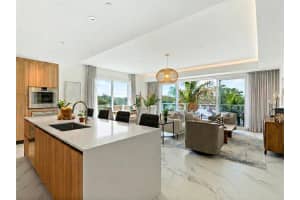 1020 Sunset Point Rd #213, CLEARWATER