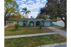 5802 Greenwood Way, HOLIDAY