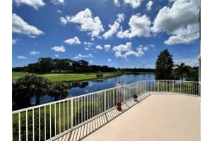 1200 Country Club Dr #2106, LARGO