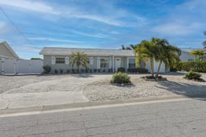 529 67th St, HOLMES BEACH