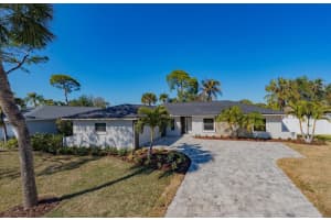 2031 Tanglewood Way Ne, ST PETERSBURG