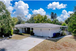 1002 Bay Breeze Ter, LARGO