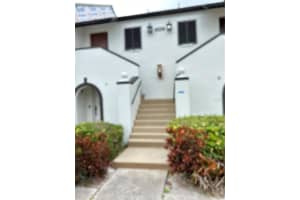 2462 Kingfisher Ln #j203, CLEARWATER