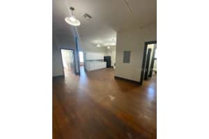 113 S Collins St #2, PLANT CITY