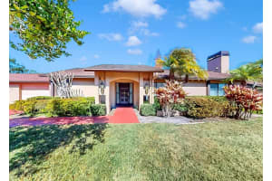 708 Dorado Ct, BRANDON