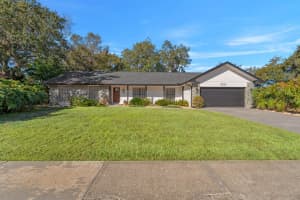 2525 Laurelwood Ln, VALRICO