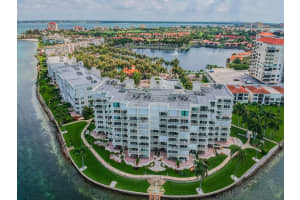 6105 Bahia Del Mar Cir #287, ST PETERSBURG