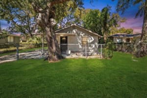 1804 E Palifox St, TAMPA