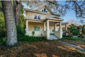 138 10th Ave Ne, ST PETERSBURG