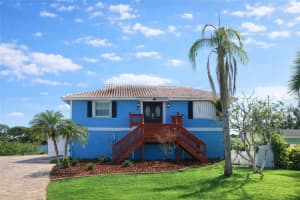 303 Lagoon Dr, PALM HARBOR 303 Lagoon Dr, PALM HARBOR