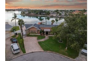 7985 4th Ave S, ST PETERSBURG